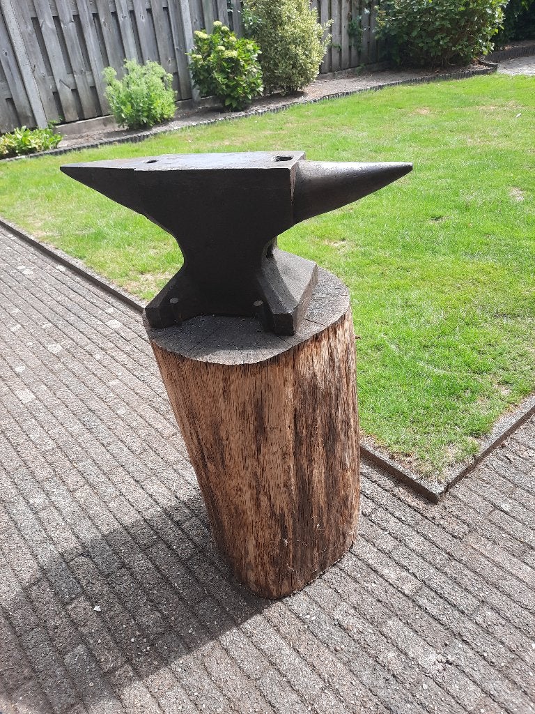 Aambeeld, Ophalen