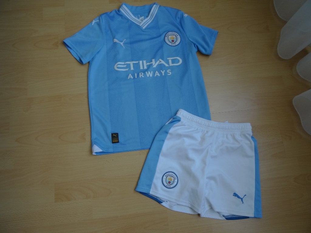 Manchester City 2 delige set, Kinderen en Baby's, Kinderkleding | Maat 164, Jongen of Meisje, Puma, Ophalen of Verzenden, Zo goed als nieuw