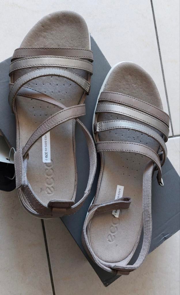 Ecco schoenen van €89,99 voor
€39,99, Ecco, Bruin, Overige typen, Nieuw