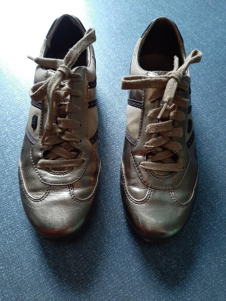 Esprit sneakers maat 37 bronskleurig, Kleding | Dames, Schoenen, Overige kleuren, Ophalen of Verzenden, Esprit, Sneakers of Gympen
