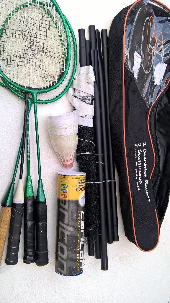 TE koop aangeboden mooi badminton set doe gepast bod., Ophalen of Verzenden, Zo goed als nieuw, Racket(s)