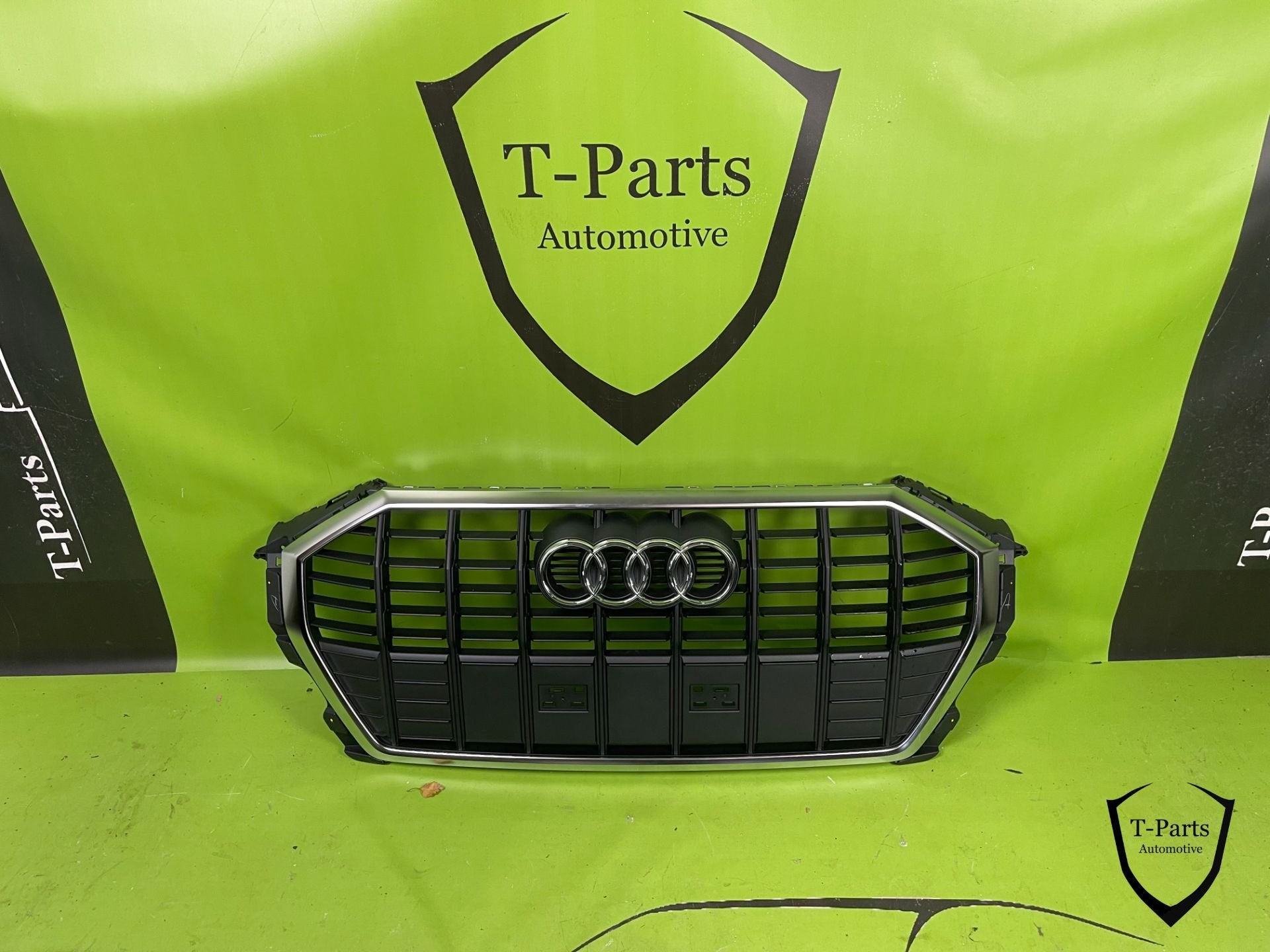 audi Q3 grille rooster NIEUW voorbumper gril s-line, Auto-onderdelen, Info@fabrikant.eu, Bumper, Fabrikantstraat 1
1000 AA  Amsterdam