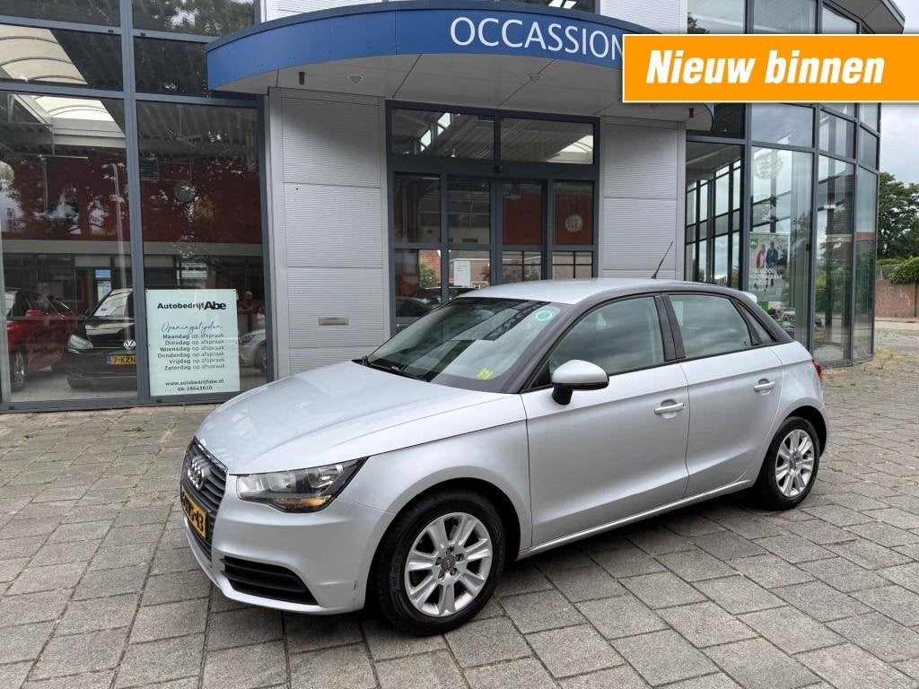 Audi A1 1.4 TFSI ATTR. PL.B-LMV-AIRCO-NAVI-CRUISE-PDC-AUTOMA, Auto's, Audi, Euro 5, 4 cilinders, 4 stoelen, 610 kg