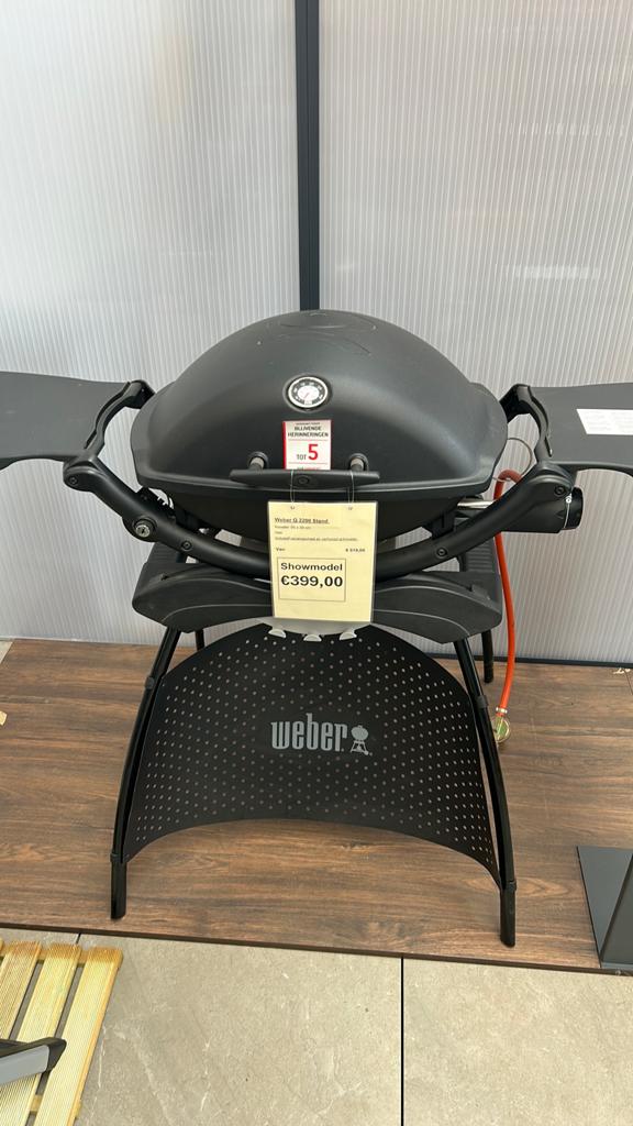 Weber Q2200 met stand, Tuin en Terras, Ophalen of Verzenden, Zo goed als nieuw