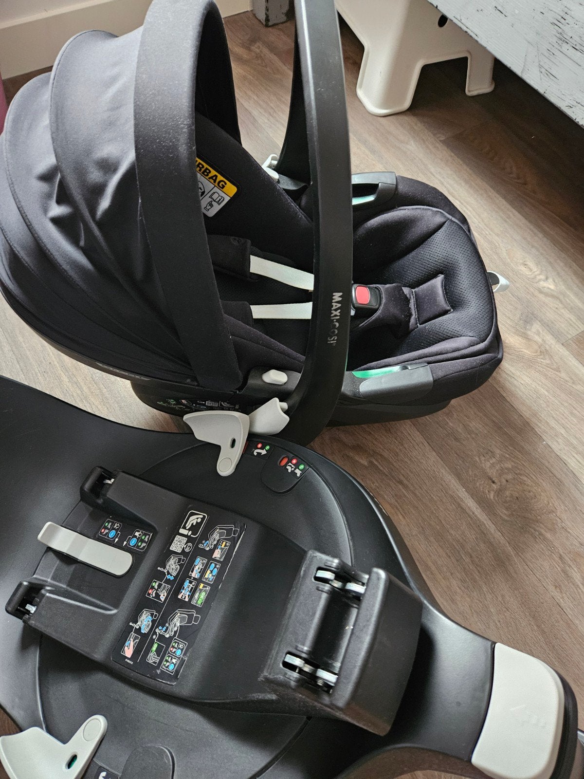 Foto 3 van Maxi-Cosi family fix 360 autostoel met Isofix base