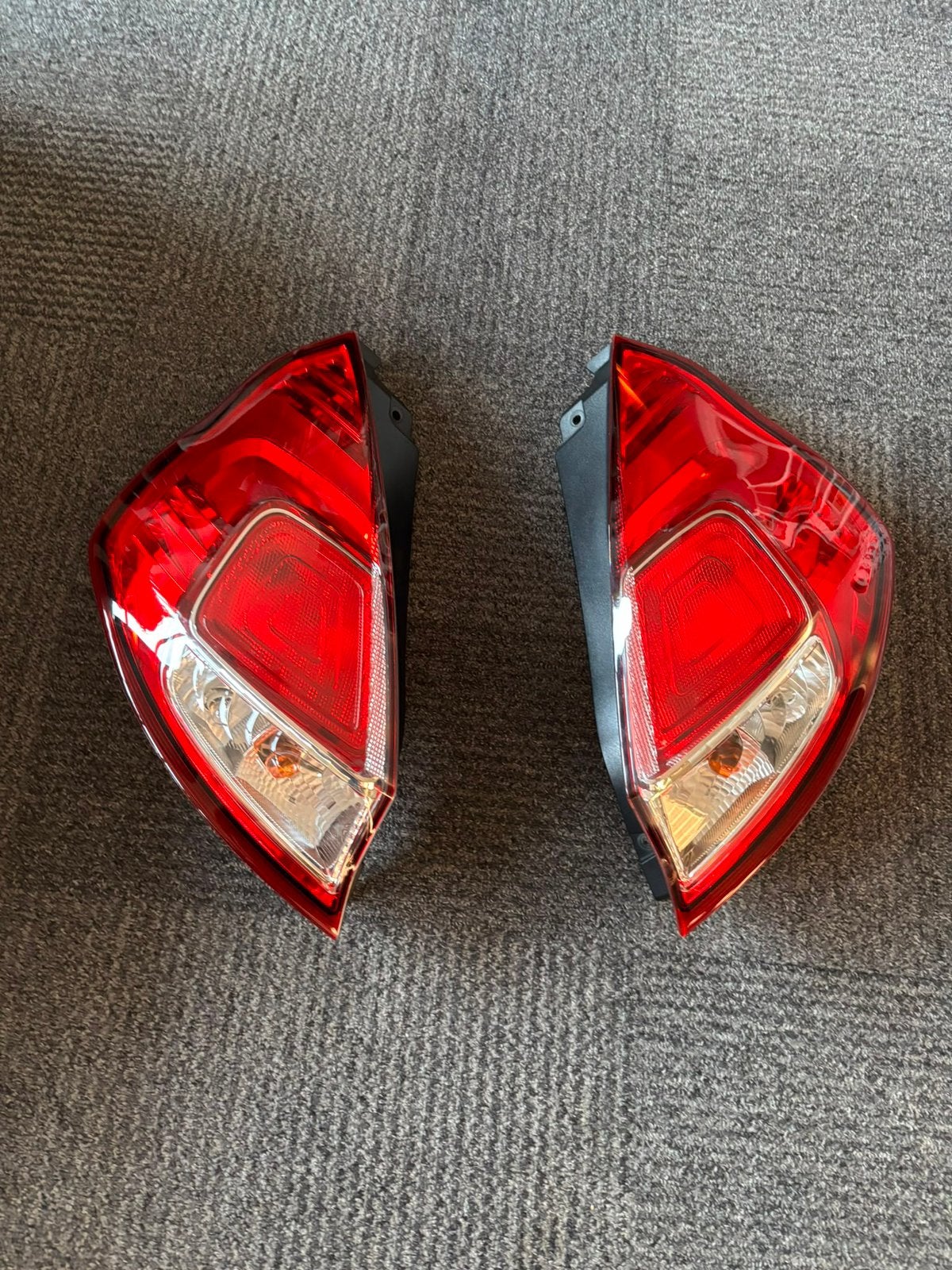 Ford Fiesta Mk7 OEM Achterlichten (Topstaat), Ophalen, Ford