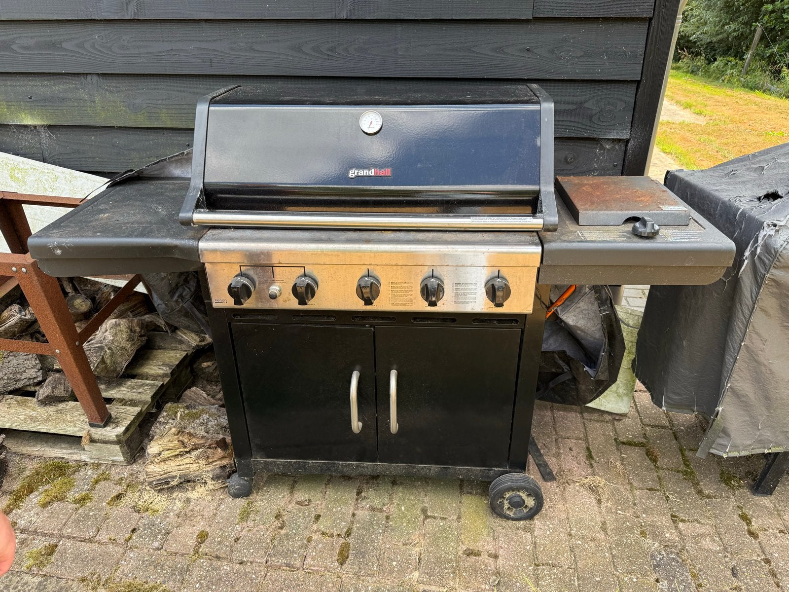 Grandhall Barbecue - Opknapper, maar functioneel, Ophalen, Gebruikt