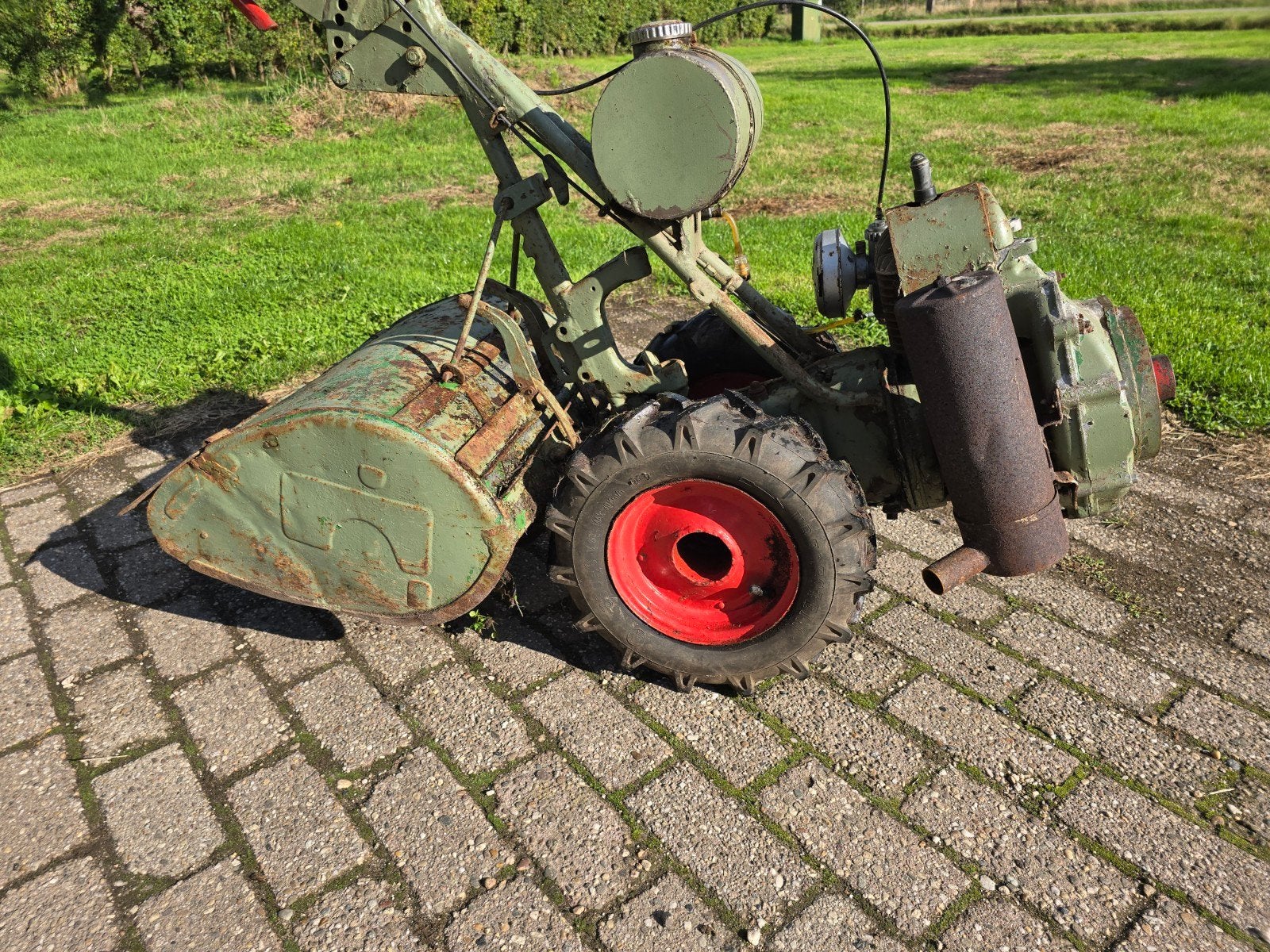 Agri 1600L Motocultivator / Tuinfrees slechts 400 euro, Ophalen of Verzenden