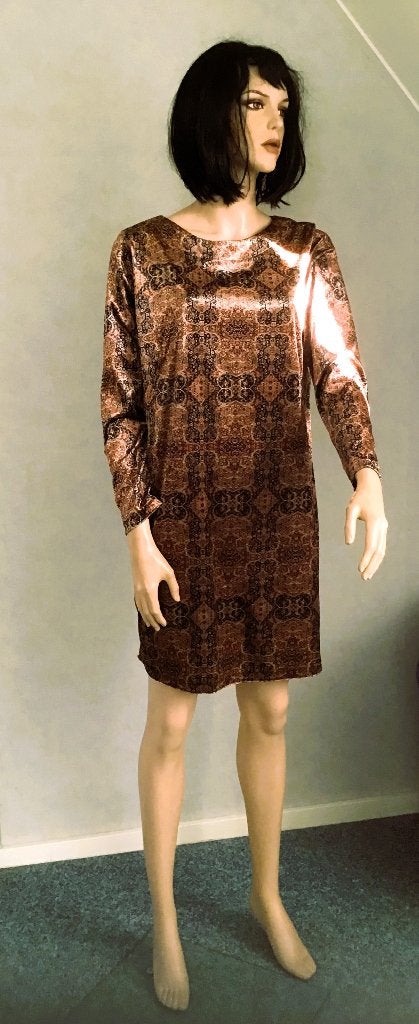 "Brown- Gold" velours mini-jurk, Kleding | Dames, Jurken, Zo goed als nieuw, Maat 42/44 (L), Bruin, Boven de knie, Ophalen of Verzenden