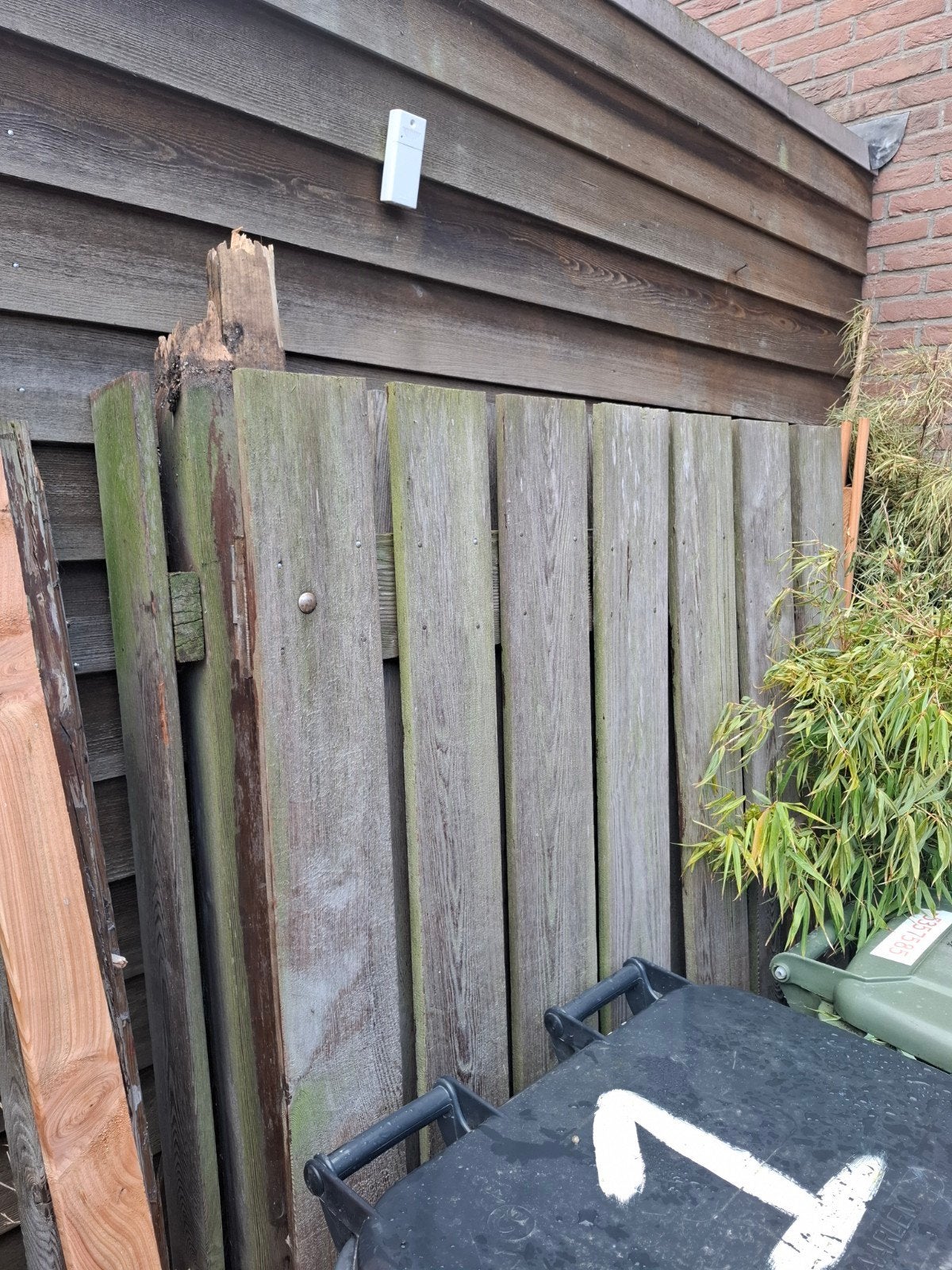 Oude schutting(hout), Tuin en Terras, Schuttingen, Ophalen, Minder dan 3 meter, Hout, 1 tot 2 meter
