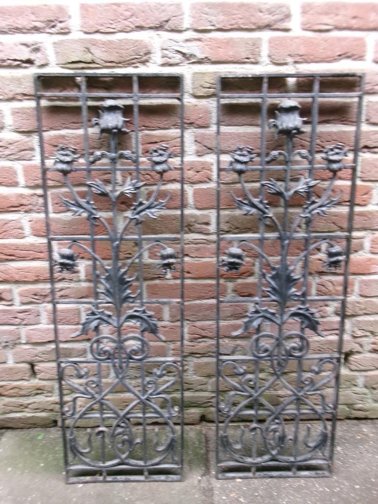 Twee schitterende antieke jaren 30 Gietijzeren deurroosters, Antiek en Kunst, Ophalen of Verzenden