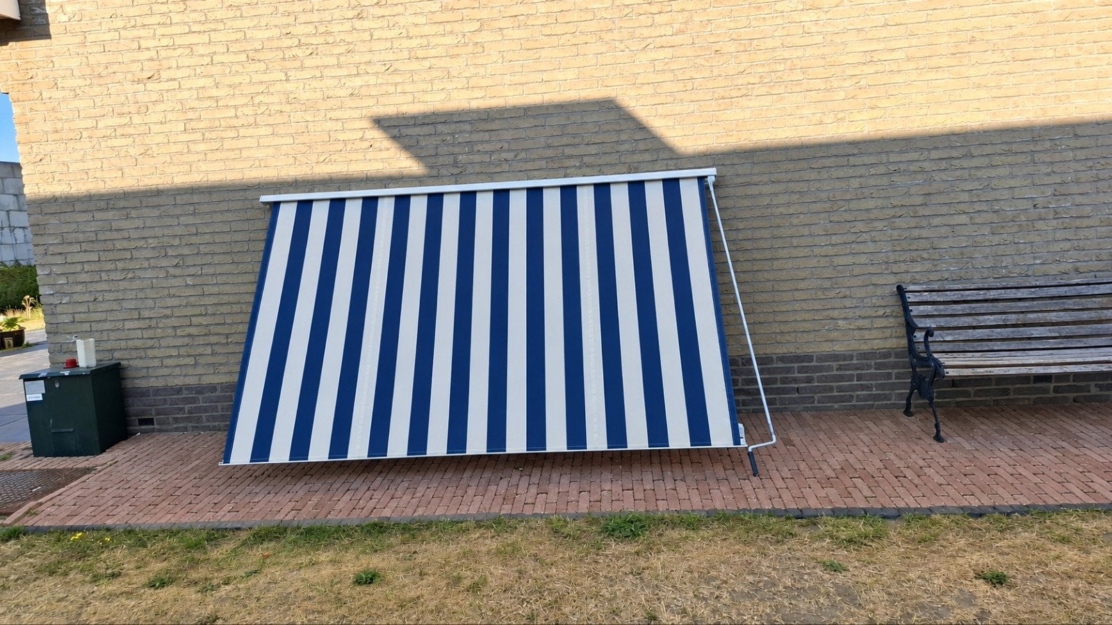 Nieuw zonnescherm in verpakking - 215 cm breed, Ophalen, Nieuw, Minder dan 250 cm, Uitvalscherm