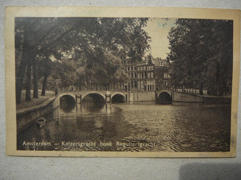 Amsterdam. Keizersgracht hoek Reguliersgracht, Ophalen of Verzenden, 1920 tot 1940, Gelopen, Noord-Holland