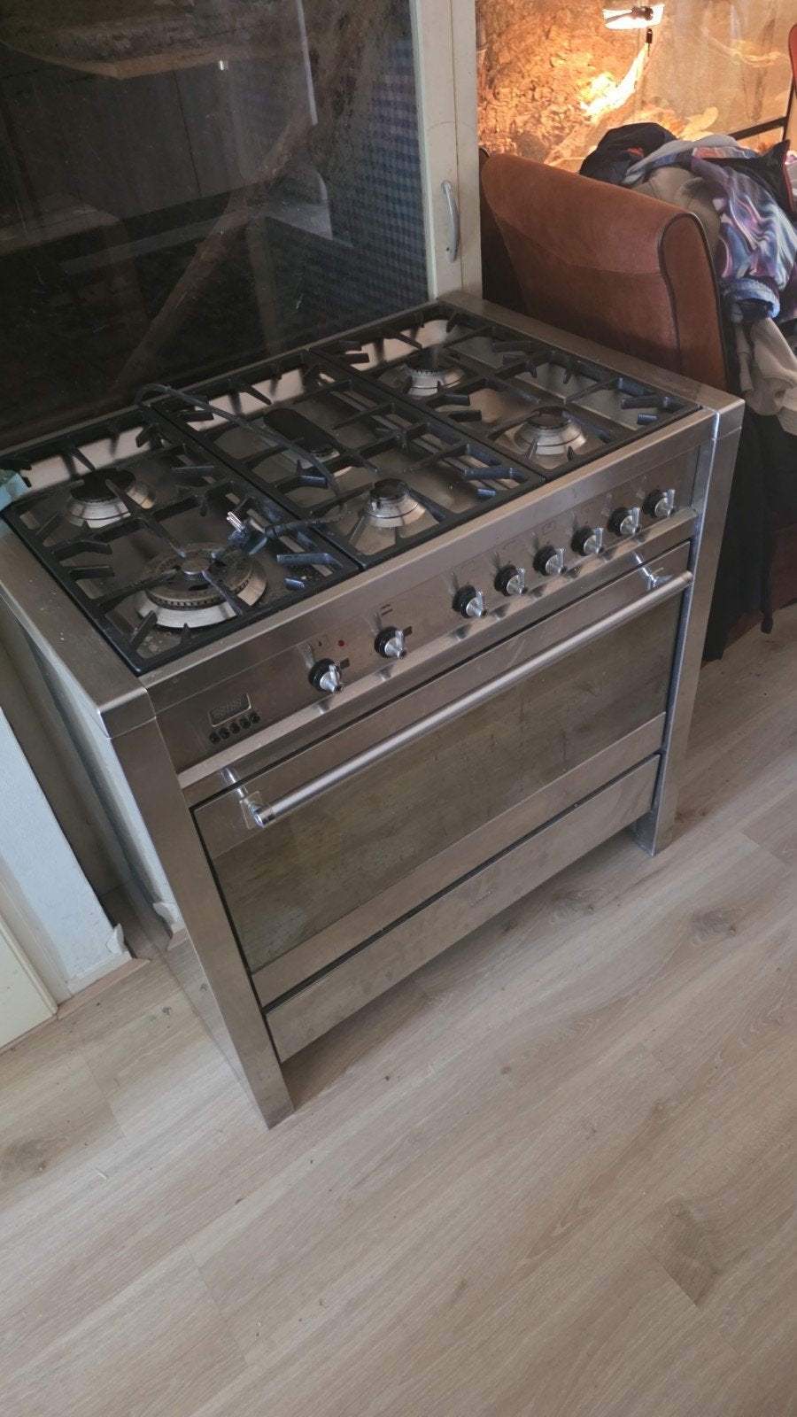 Smeg Fornuis met 6 Pitten en Grote Oven, Witgoed en Apparatuur, Fornuizen, Ophalen, 60 cm of meer, Zo goed als nieuw, Gas