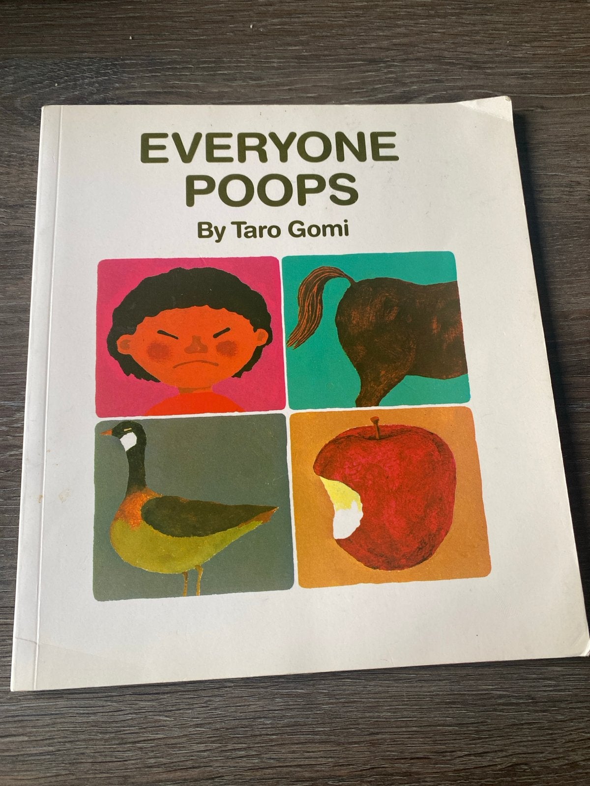Everyone Poops - Taro Gomi Kinderboek, Ophalen of Verzenden, Gelezen, 2 tot 3 jaar