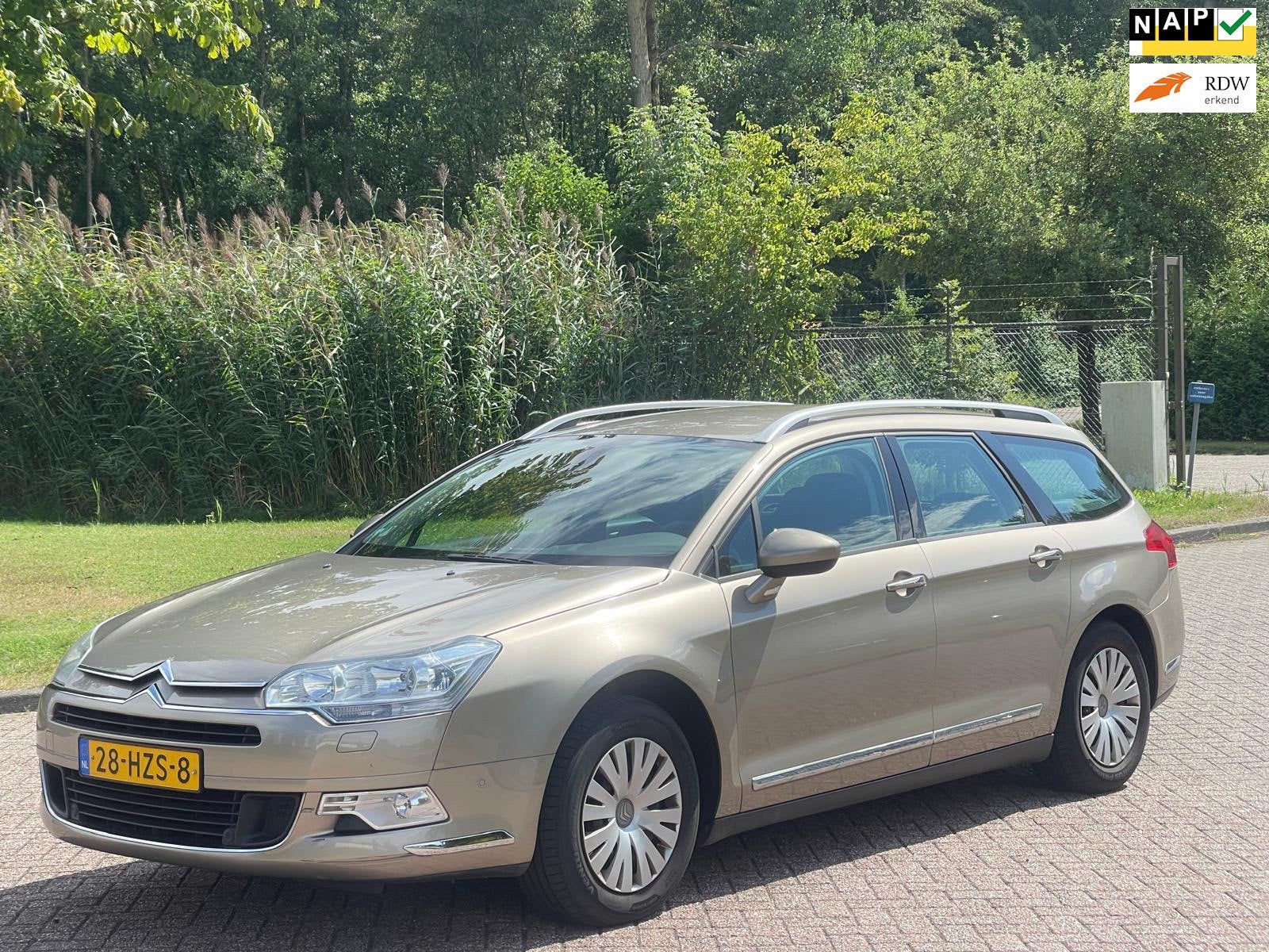 Citroen C5 Tourer 2.0 16V Comfort/AUTOMAAT/CRUISE/PARKEERSEN, Auto's, Citroën, Stof, 4 cilinders, Beige, Grijs