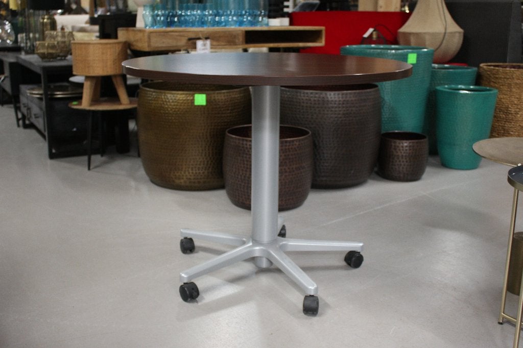 Ronde eettafel in hoogte verstelbaar naar bartafel + wielen, Ophalen, In hoogte verstelbaar, Zo goed als nieuw, 1 kruk