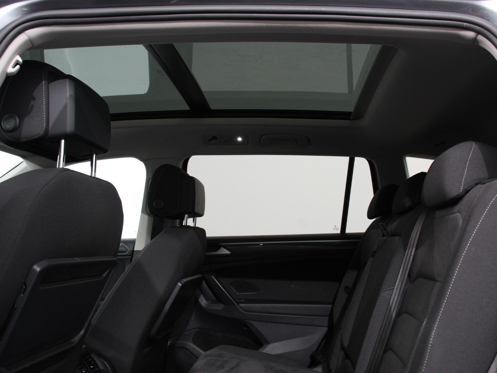 Volkswagen Tiguan Allspace 1.5 TSI Highline All-space 7p. Pa, Auto's, Volkswagen, 4 cilinders, 150 pk, 7 stoelen, 14 km/l