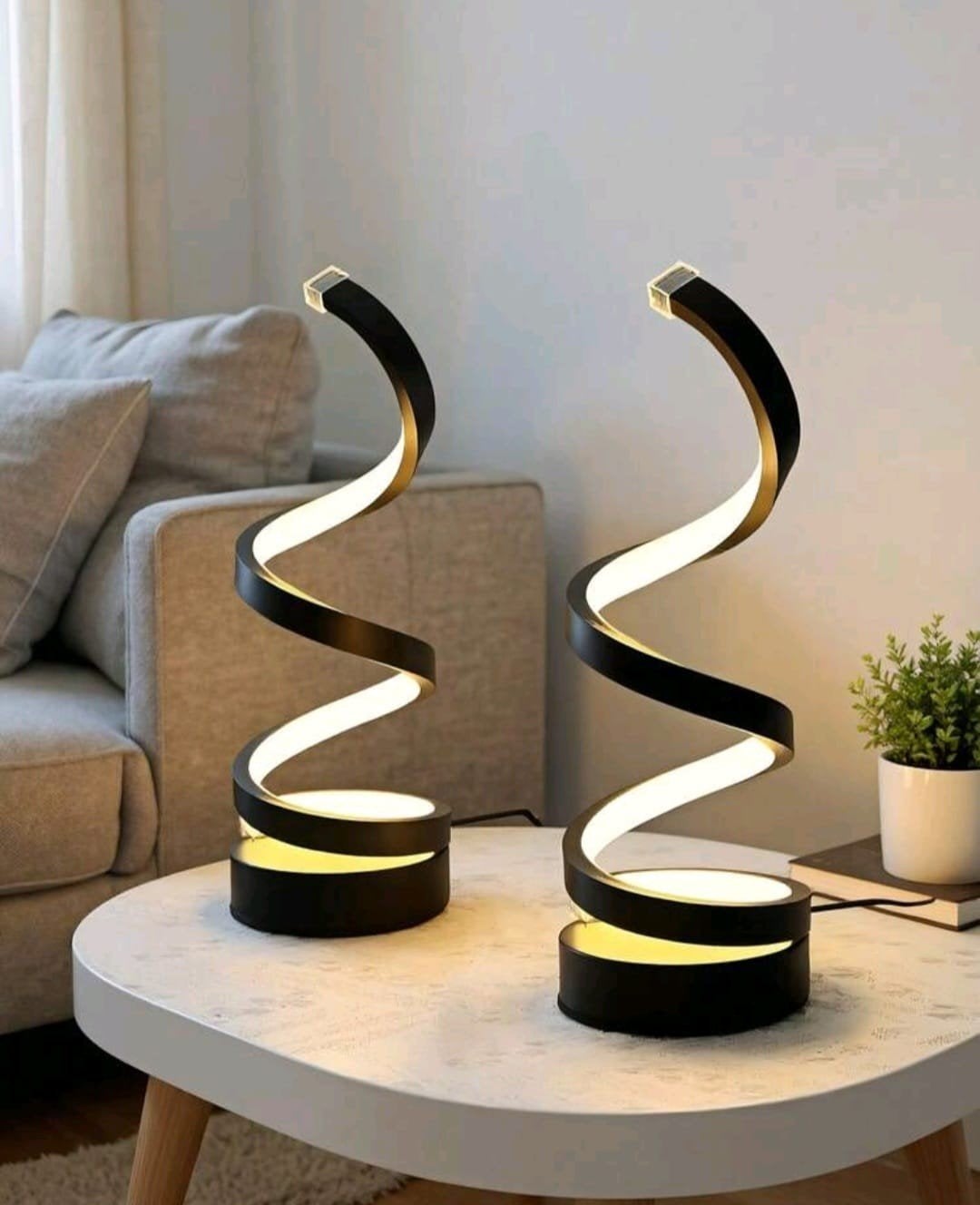 Z.g.a.n. 2 zwarte moderne nachtlampjes dmv USB in één koop, Huis en Inrichting, Lampen | Tafellampen, 24 cm, Nachtlamp, Wit, Ophalen of Verzenden