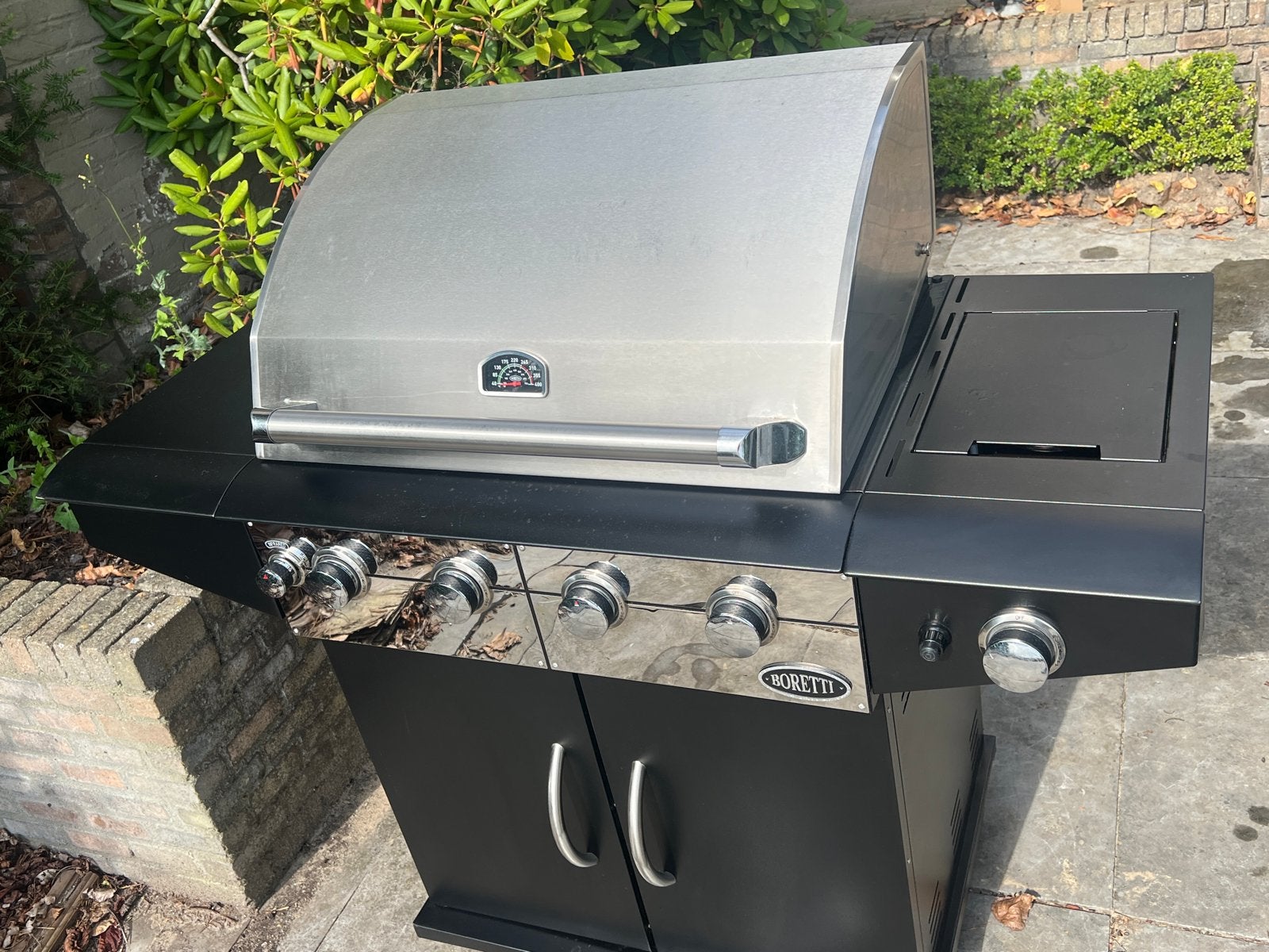 Boretti Da Vinci Nero Gasbarbecue met Hoes en Draaispit, Ophalen of Verzenden, Zo goed als nieuw