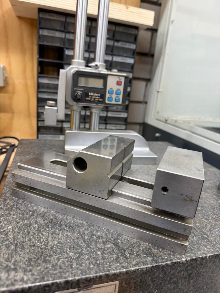 Te koop: Geslepen Machineklem bekbreedte 90mm(2 stuks), Doe-het-zelf en Verbouw, Ophalen of Verzenden, Zo goed als nieuw