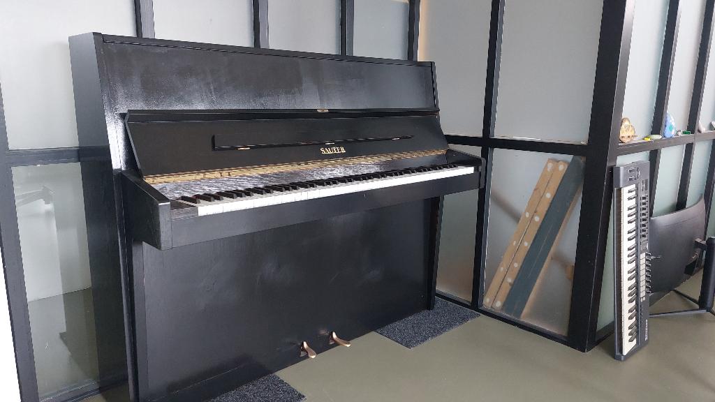 Akoestische piano Sauter 118 (1977), Muziek en Instrumenten, Ophalen, Gebruikt, Zwart, Piano