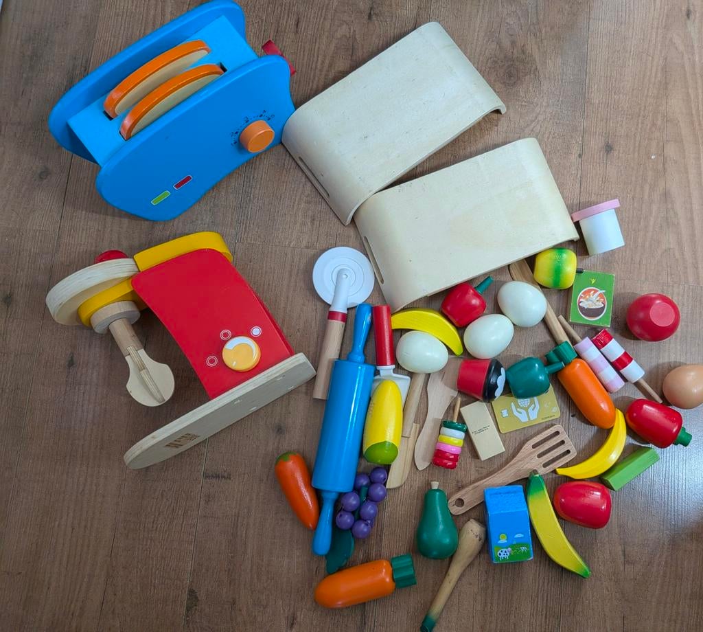 Houten duurzame speelgoed eten set met mixer en broodrooster, Overige typen, Onbekend, Ophalen of Verzenden, Zo goed als nieuw