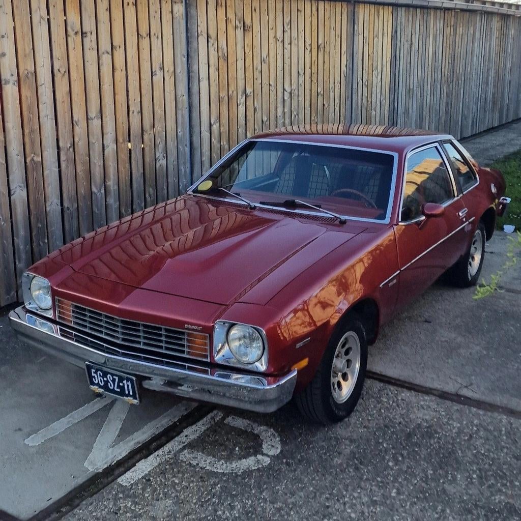 Chevrolet Monza 5.0 Towne AUT 1977 Rood, Auto's, Oldtimers, Particulier, Chevrolet, Benzine, Coupé, Automaat, Origineel Nederlands