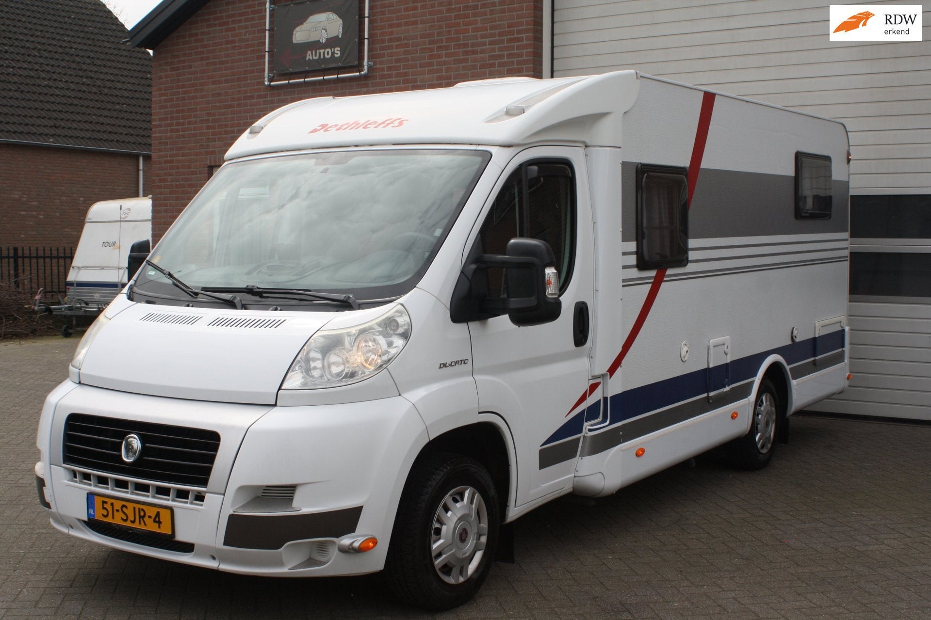 Dethleffs GLOBEBUS T 004 Cabine Airco, 4 Persoons, Luifel, V, Caravans en Kamperen, Campers, Bedrijf, Benny Tewes, Binnenveld 7
5763BT  Milheeze, NL
