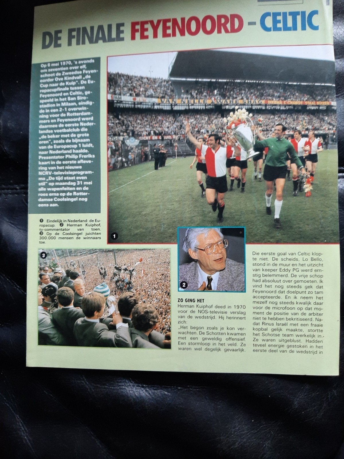 Een pagina uit de NCRV gids. (Feijenoord), Tickets en Kaartjes, Seizoenskaart, Twee personen, Mei