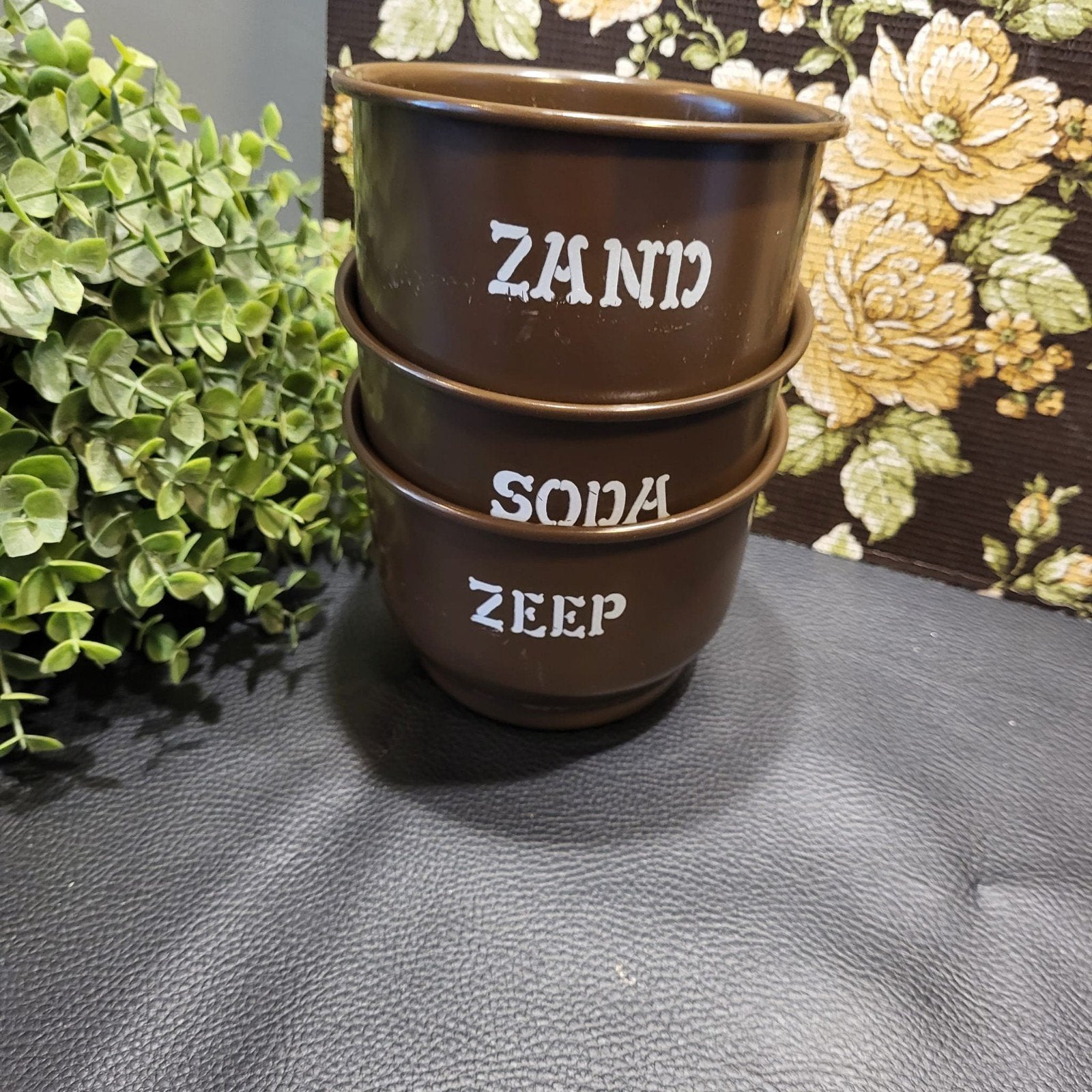 Set van 3 emaille potjes: Zeep, Soda, Zand - ø11, 8cm hoog, Antiek en Kunst, Ophalen of Verzenden