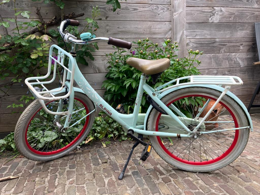 Alpina meisjesfiets 22 inch, Fietsen en Brommers, Fietsen | Meisjes, Ophalen, Gebruikt, Terugtraprem, 22 inch