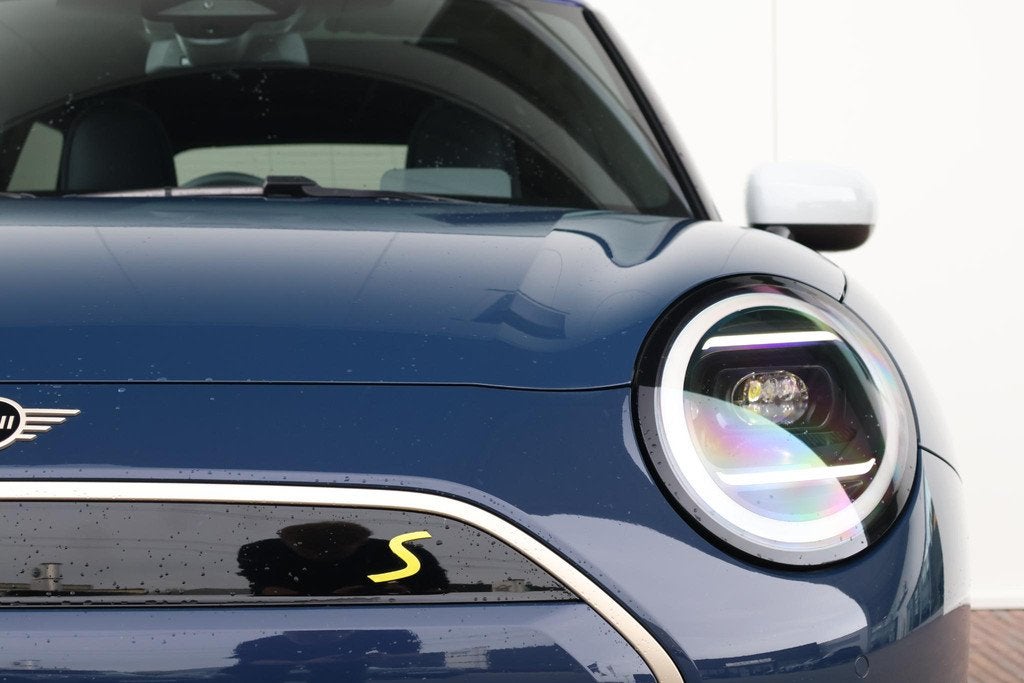 MINI Cooper SE Favoured M 54.2 kWh Comfort Acces/ Head-Up/ P, Auto's, Mini, Stof, Gebruikt, Met garantie (alle), Mini Electric