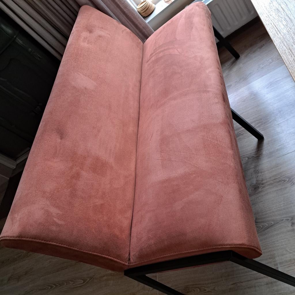 Eetkamerbankje velvet cognac met zwart metalen poten, Huis en Inrichting, Ophalen, Modern, Industrieel, Minder dan 75 cm, Driepersoons