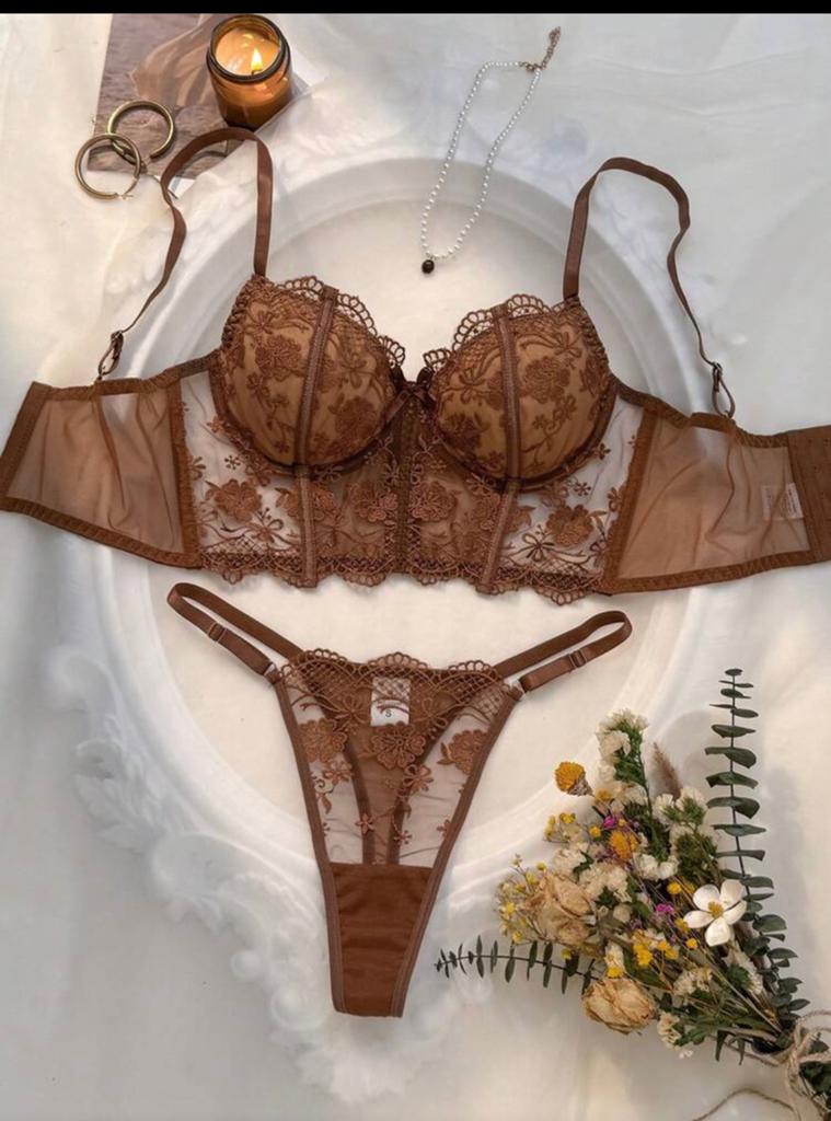 Lingerie setje nieuw kant 85c/L Hunkemöller insp, Kleding | Dames, Ondergoed en Lingerie, Ophalen of Verzenden, Zwart, Setje