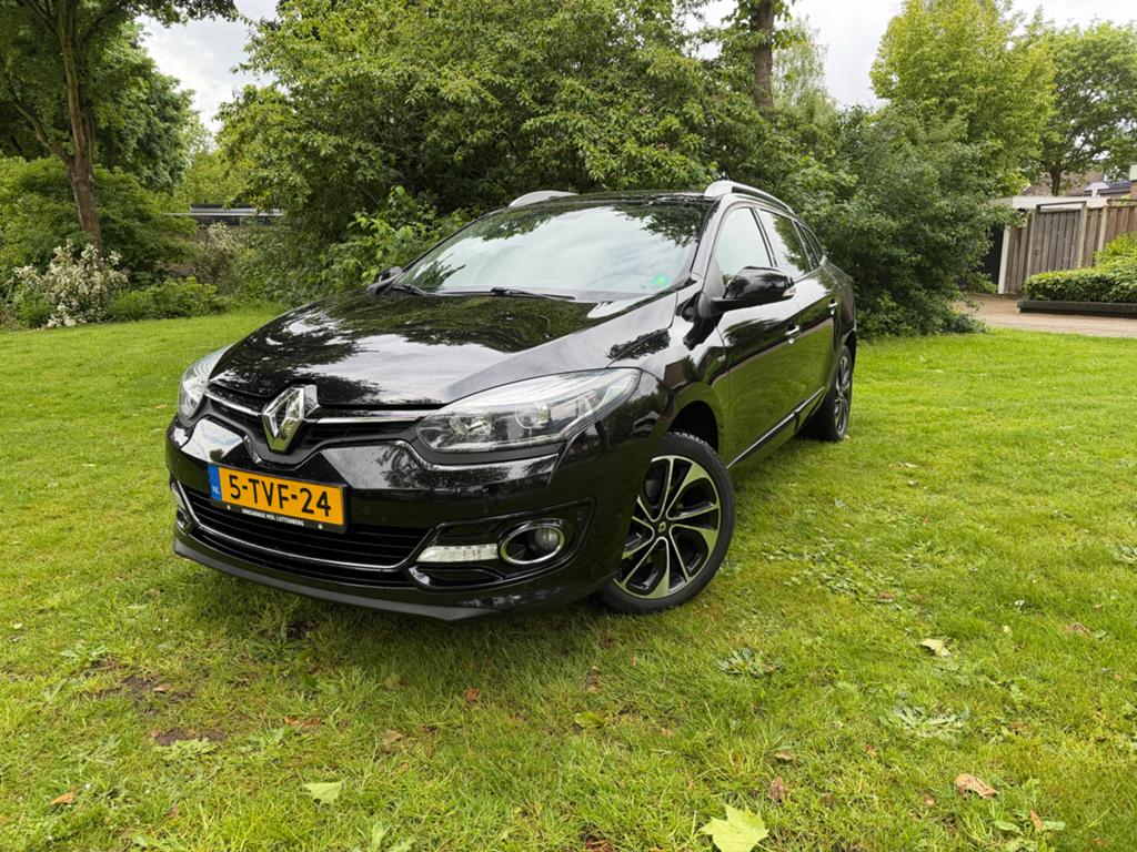 Renault Megane estate 1.2 TCe Bose Camera CarPlay Navi, Auto's, Voorwielaandrijving, 4 cilinders, Zwart, Origineel Nederlands