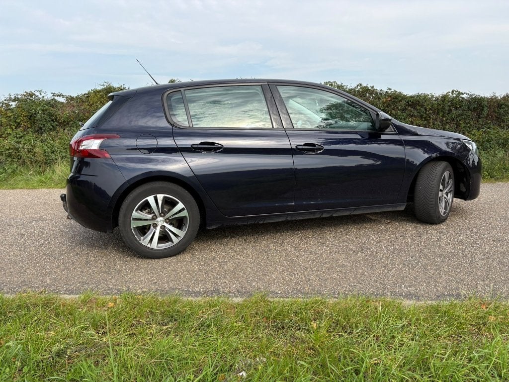 Foto 8 van Peugeot 308 1.2VTI / 60kW / 82pk  /5-D / 2013 Blauw