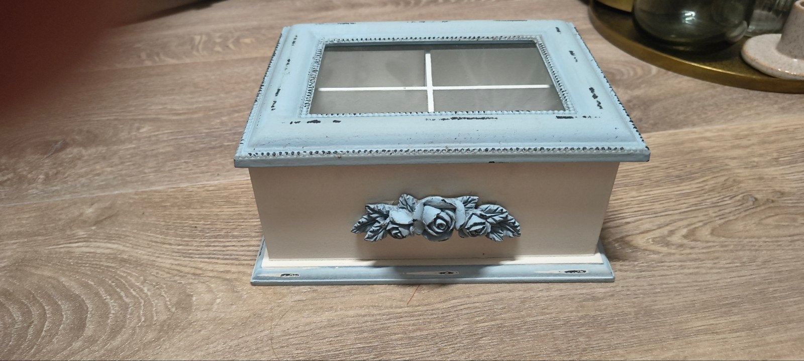 Brocante Theedoos met Rozen Decoratie, Ophalen of Verzenden