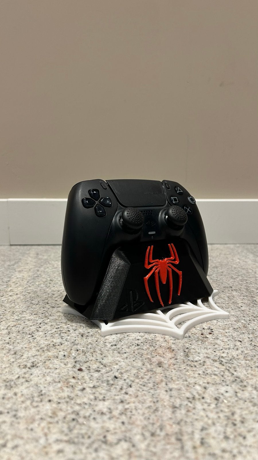 PS5 Controller Houder Spider-Man Editie, PlayStation 5, Overige typen, Ophalen of Verzenden, Zo goed als nieuw