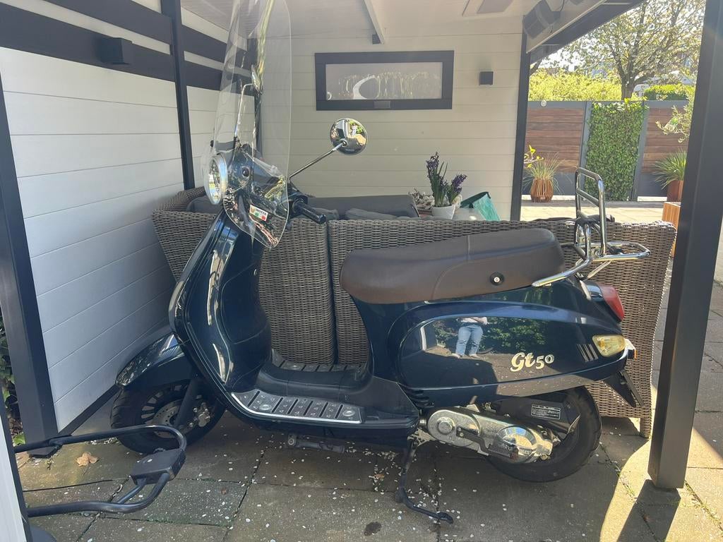 Donkerblauwe BTC Riva GT50 scooter, Ophalen, Gebruikt, Benzine