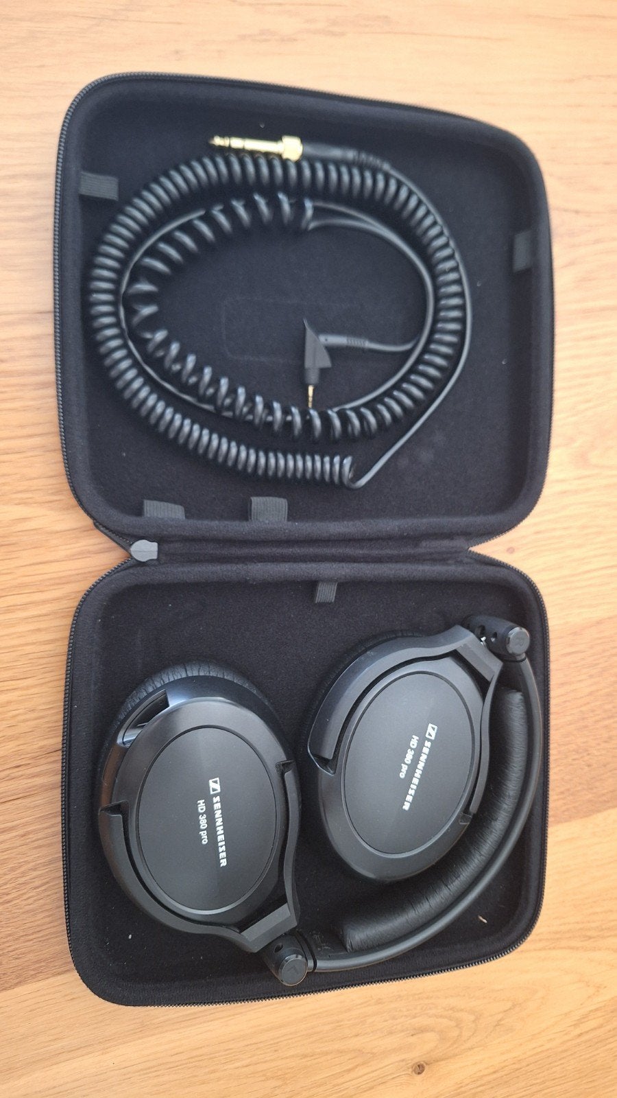 Sennheiser HD 380 Pro Koptelefoon in Nieuwstaat met Case, Audio, Tv en Foto, Koptelefoons, Zo goed als nieuw, Studio / DJ, Sennheiser