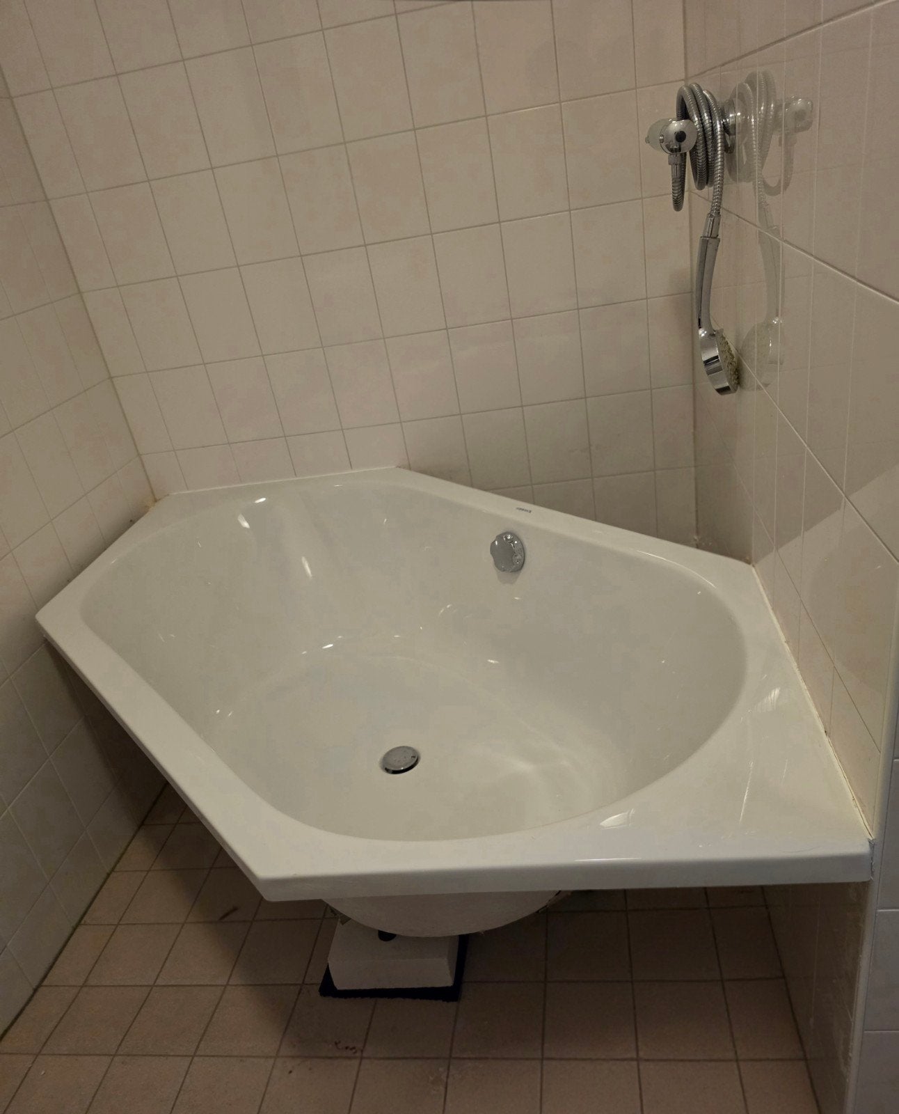 Duravit badkuip zeshoek 1900x900, Ophalen, Gebruikt, Met bad