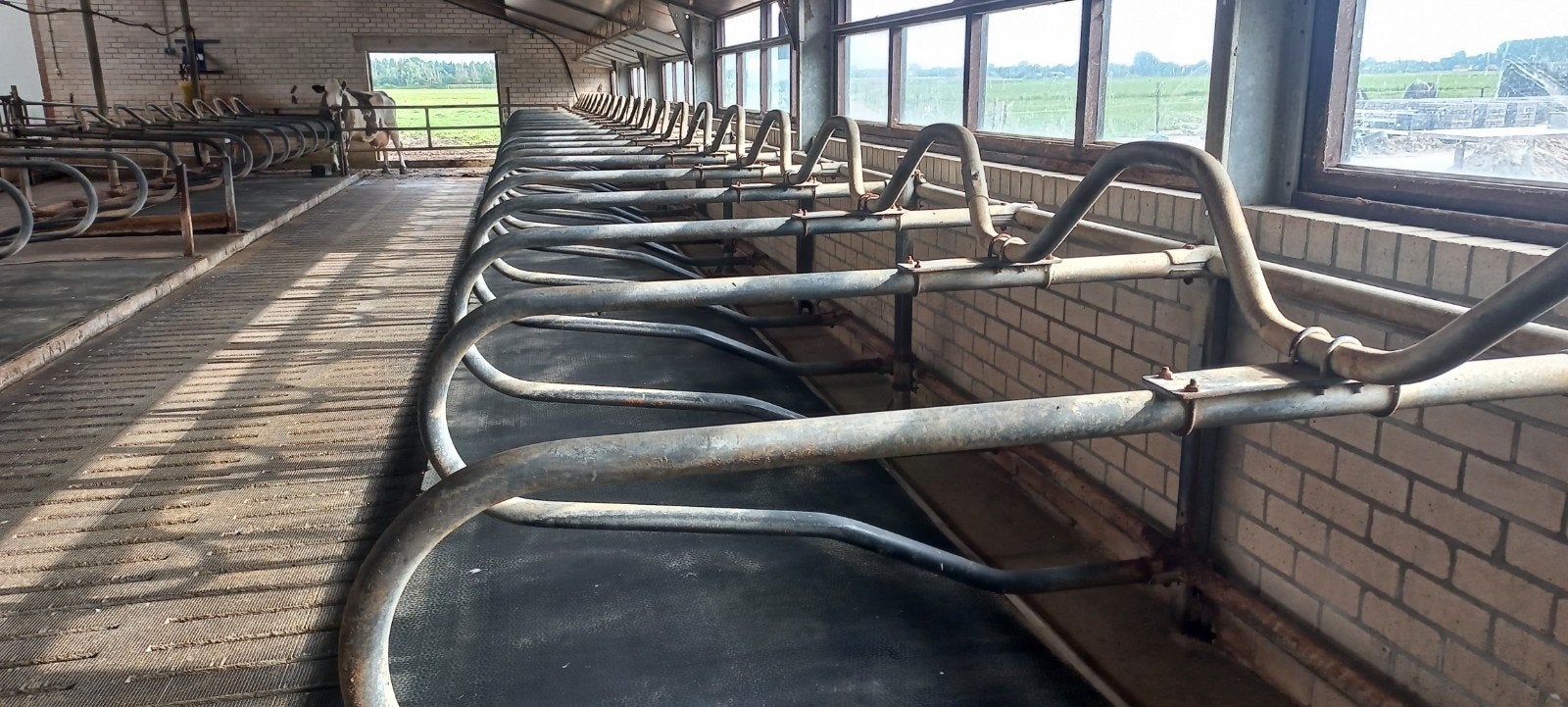 Zwevende ligboxen & schoftboom beugels, Ophalen, Gebruikt