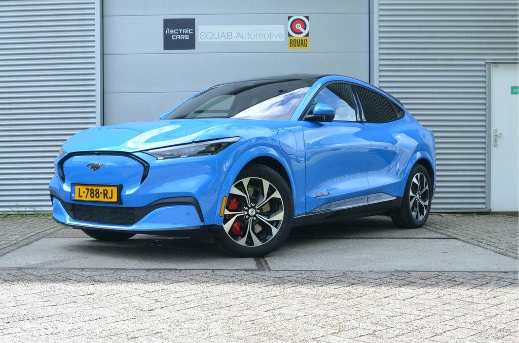 Ford Mustang Mach-E Extended First Edition AWD 98 kWh Pano,, Auto's, Automaat, 12 maanden, 98 kWh, Blauw