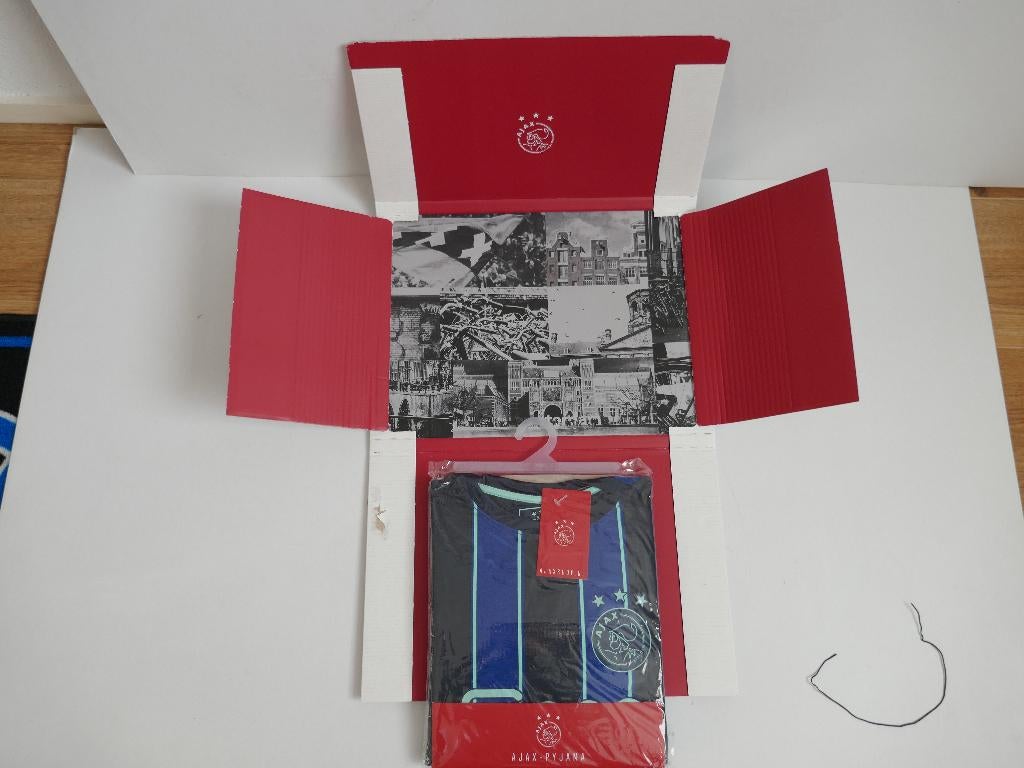 Ajax pyjama maat 140 ( nog nieuw in de verpakking ), Maat XS of kleiner, Ophalen of Verzenden, Nieuw, Clubaccessoires