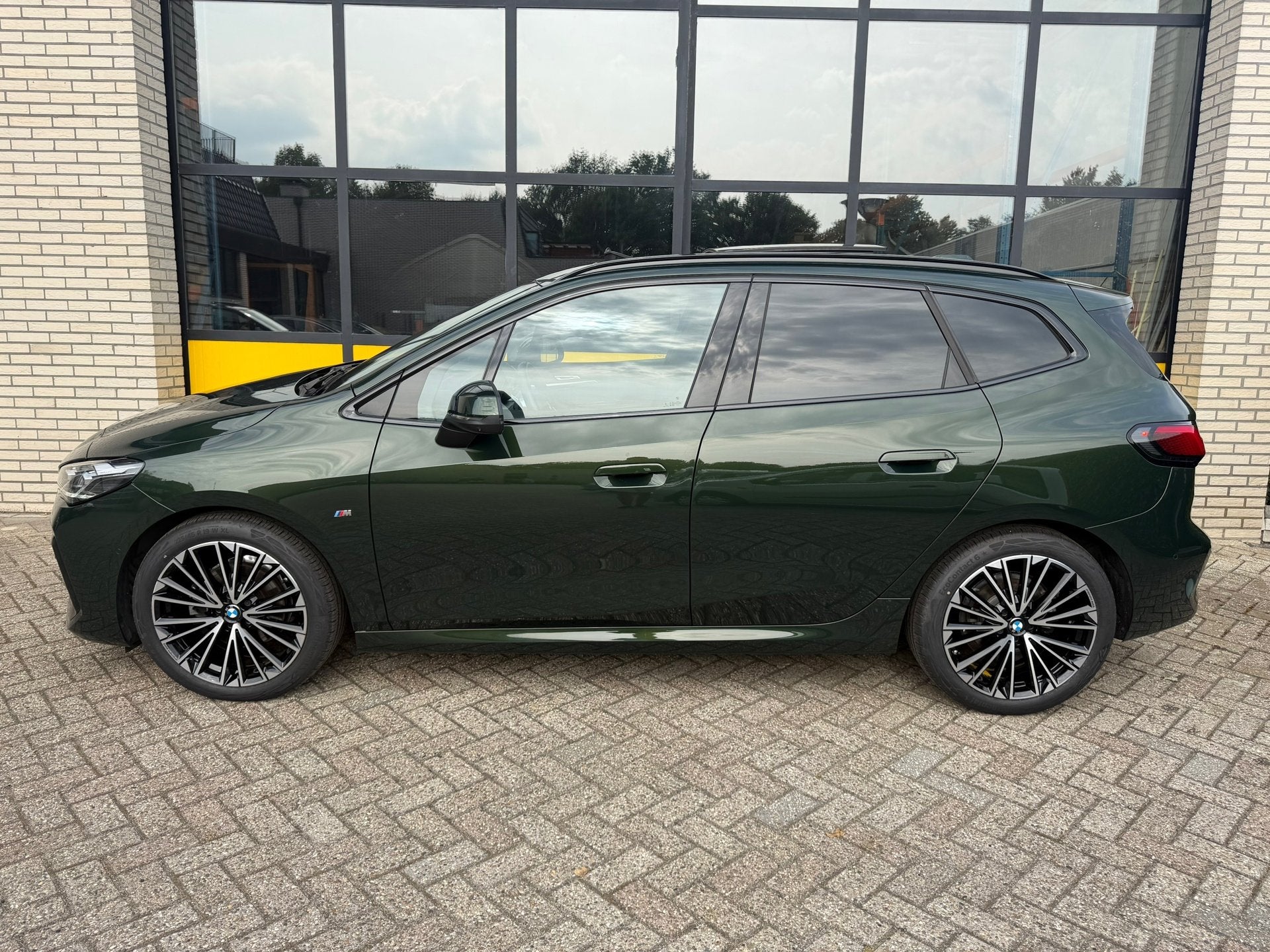 BMW 2-serie Active Tourer 218i, Panorama Dak, Leer, Elk stoe, Auto's, Gebruikt, Zwart, Automatische klimaatregeling, Bedrijf