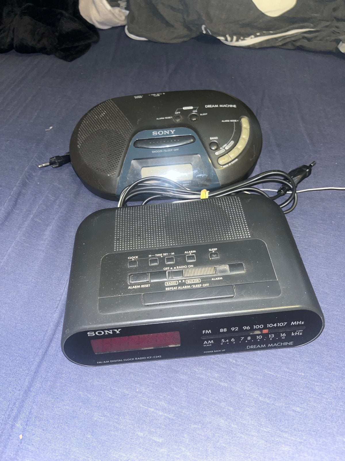 2 Sony Wekkers - Dream Machine Radio Wekkers, Ophalen of Verzenden, Gebruikt, Digitaal