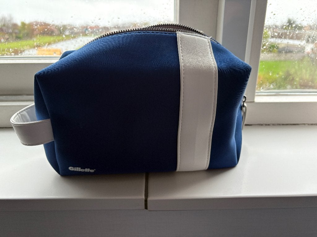 Gilette blauw witte toilettas, Sieraden, Tassen en Uiterlijk, Toilettassen, Ophalen of Verzenden, Zo goed als nieuw, Blauw, Heer