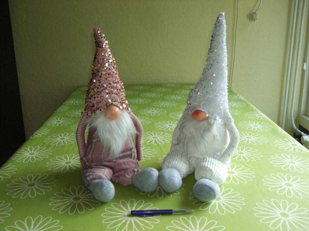 Twee leuke glitter kabouters (zittend ca 40cm hoog), Huis en Inrichting, Woonaccessoires | Overige, Ophalen of Verzenden, Zo goed als nieuw