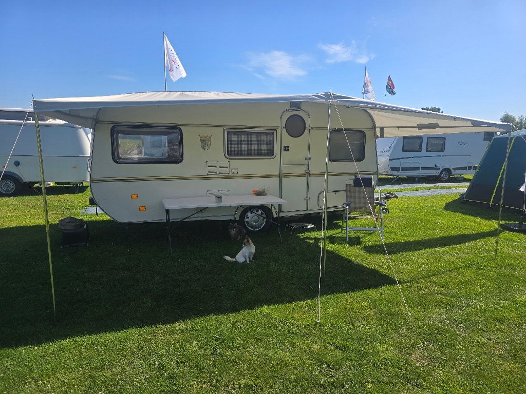Retro Tabbert caravan uit 1979 met luifel in nette staat., Caravans en Kamperen, 2 aparte bedden, Luifel, Rondzit, Tabbert